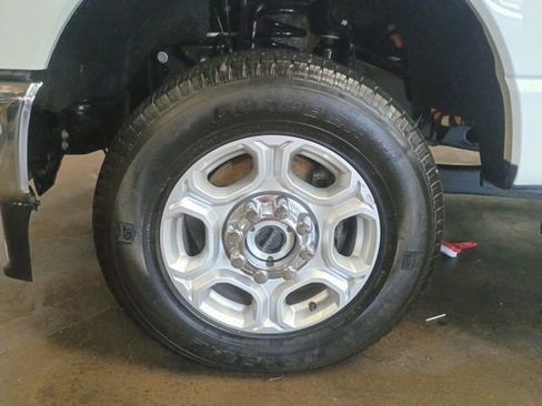 Used 2026 Ford F250 XLT AWD/4WD image 6