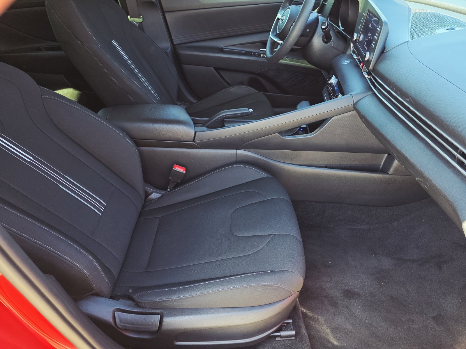 Used 2022 Hyundai Elantra SEL FWD image 14