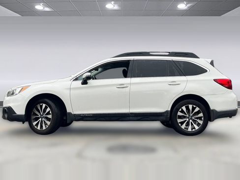 Used 2015 Subaru Outback 3.6R Limited image 2