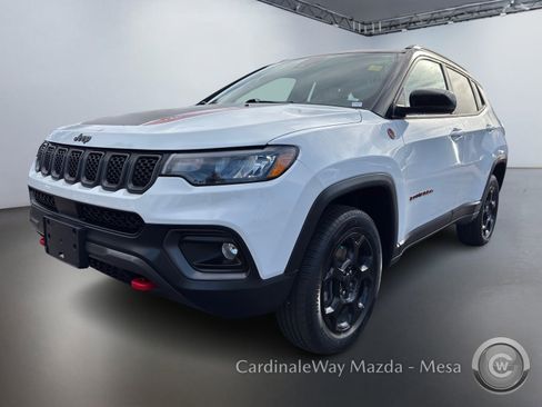 Used 2023 Jeep Compass Trailhawk image 8