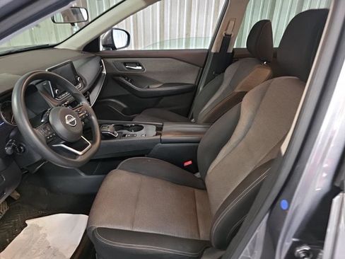 Used 2022 Nissan Rogue SV FWD image 11