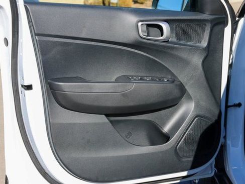 New 2026 Hyundai Venue SEL image 9