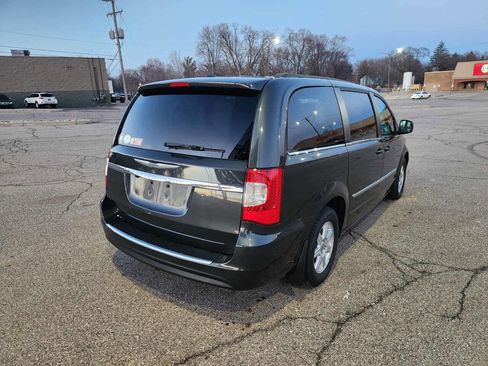 Used 2012 Chrysler Town & Country Touring w/ Entertainment Group #1 image 4
