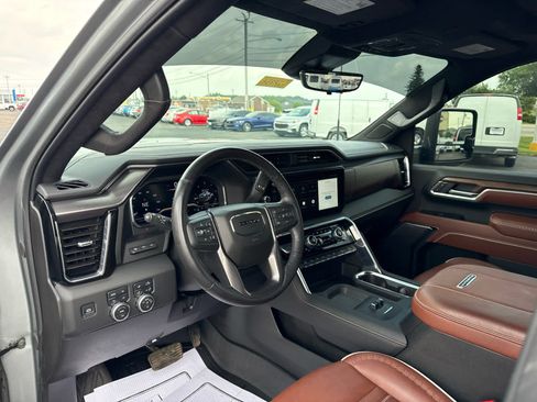 Certified 2025 GMC Sierra 3500 Denali Ultimate AWD/4WD image 14