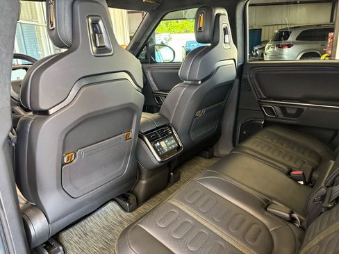 Used 2024 Rivian R1S Adventure AWD/4WD image 21