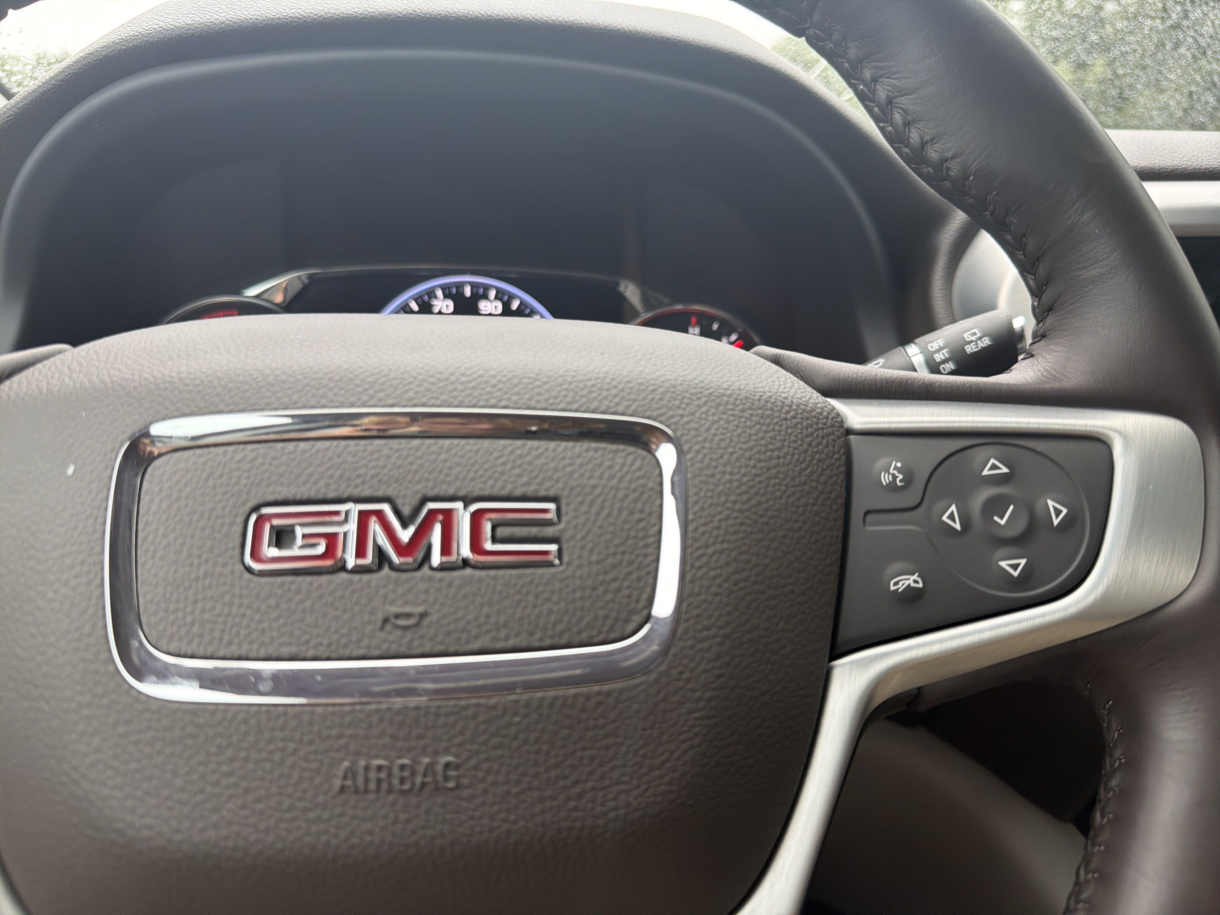 Used 2020 GMC Acadia SLT w/ Driver Alert Package II FWD image 28