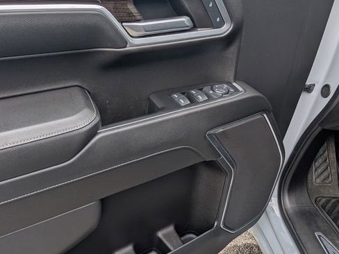 Used 2024 Chevrolet Silverado 1500 LT AWD/4WD image 7