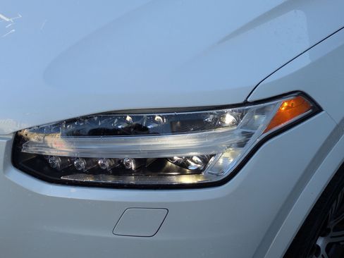 Used 2024 Volvo XC90 T8 Plus w/ Protection Package Premier image 10