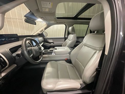 Used 2025 Ford Expedition Max Active AWD/4WD image 10