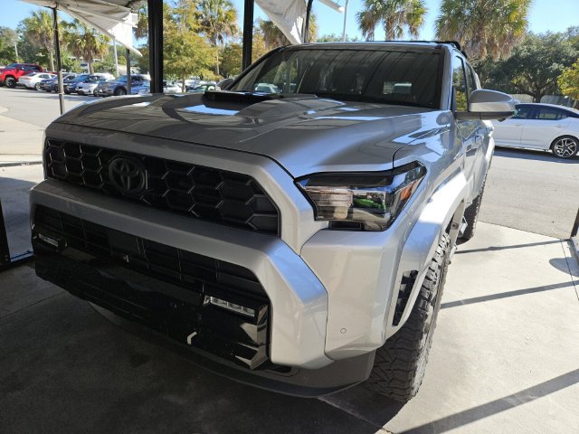 Used 2025 Toyota 4Runner TRD Sport Premium AWD/4WD image 2