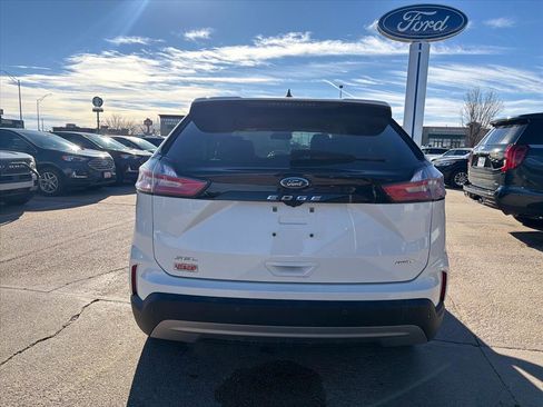 Used 2023 Ford Edge SEL w/ Convenience Package image 5