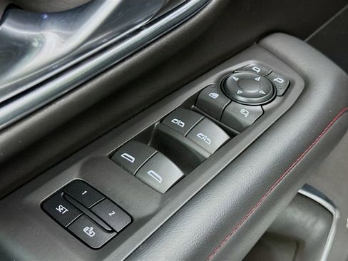 Used 2023 Chevrolet Suburban RST w/ Luxury Package image 21