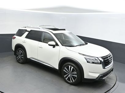 Used 2024 Nissan Pathfinder Platinum w/ Cargo Package