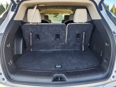 Used 2019 Buick Enclave Essence image 10