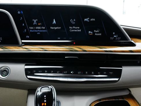 Used 2023 Cadillac Escalade Premium Luxury Platinum image 13