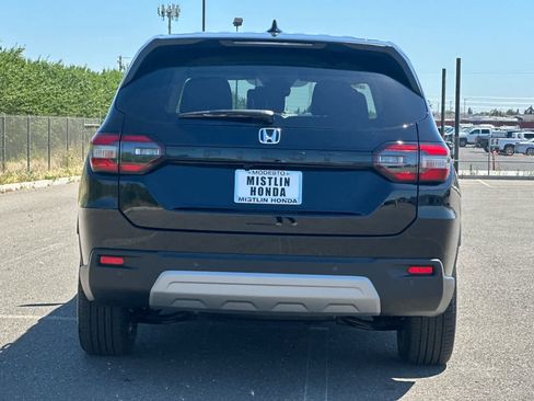 New 2025 Honda Pilot EX-L image 3