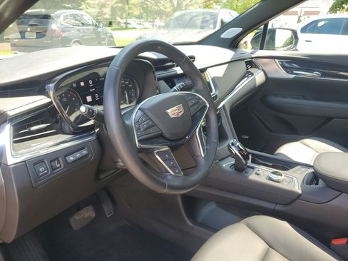 Used 2023 Cadillac XT5 Premium Luxury w/ Technology Package AWD/4WD image 10