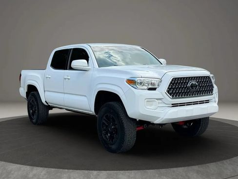 Used 2021 Toyota Tacoma SR w/ SR Convenience Package RWD image 3