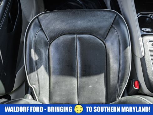 Used 2023 Chrysler Pacifica Limited image 33