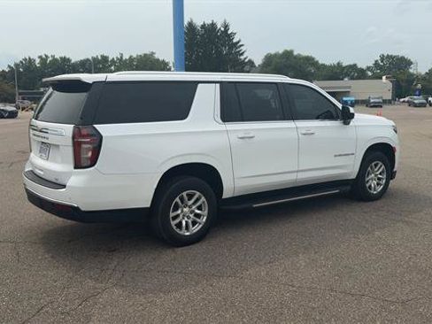 Used 2022 Chevrolet Suburban LT AWD/4WD image 33