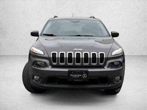 Used 2017 Jeep Cherokee Latitude w/ Cold Weather Group image 2