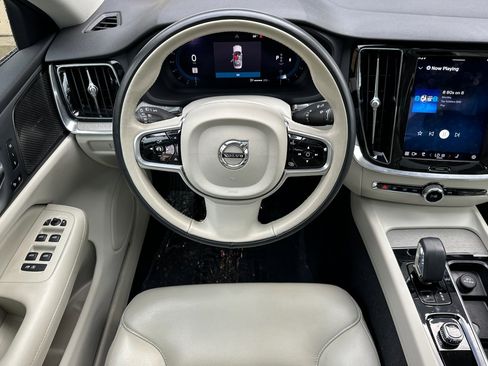 Used 2023 Volvo S60 B5 Plus w/ Climate Package image 16