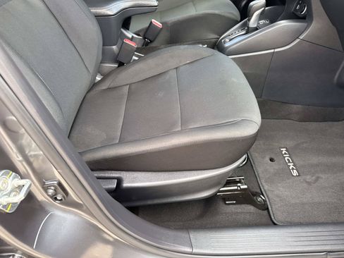 Used 2025 Nissan Kicks Play S FWD image 11