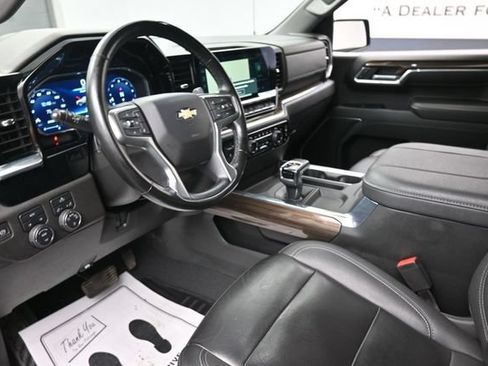 Used 2023 Chevrolet Silverado 1500 LT AWD/4WD image 18