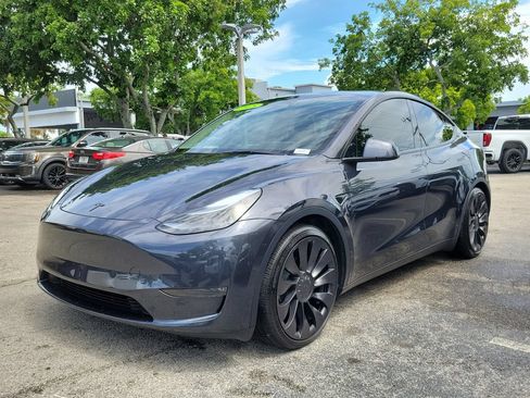 Used 2025 Tesla Model Y Performance AWD/4WD image 2