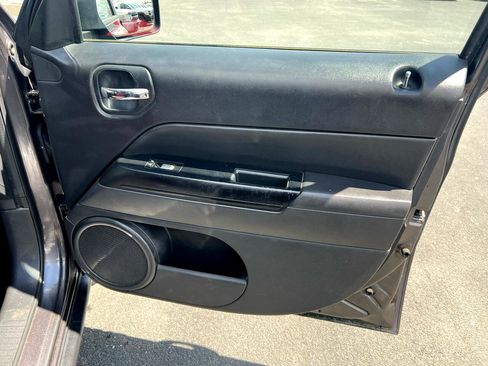 Used 2014 Jeep Patriot Latitude image 18