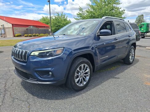 Used 2021 Jeep Cherokee Latitude Lux w/ Comfort/Convenience Group AWD/4WD image 3