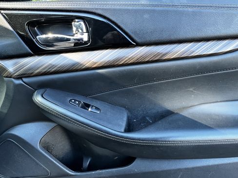 Used 2017 Nissan Maxima Platinum image 43