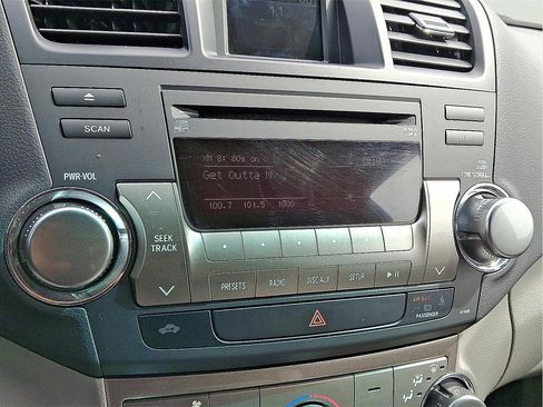 Used 2011 Toyota Highlander 4WD image 17