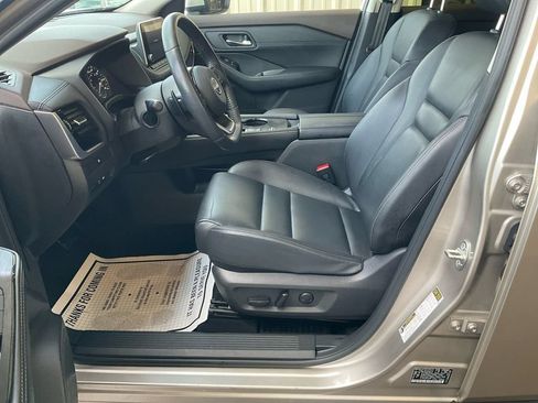 Used 2023 Nissan Rogue SL FWD image 3