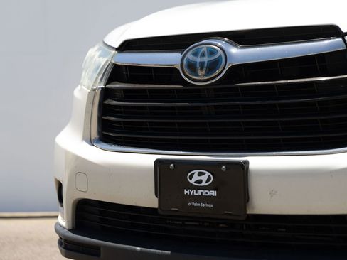 Used 2015 Toyota Highlander Limited Platinum AWD/4WD image 4