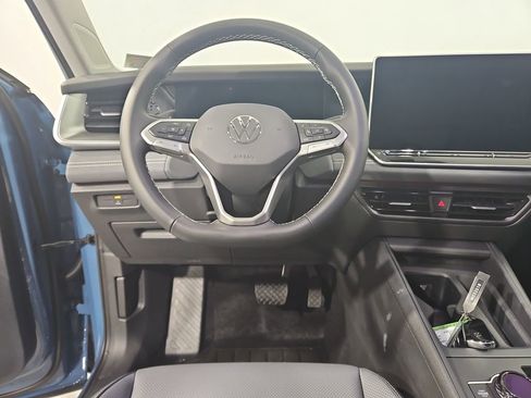 New 2026 Volkswagen Tiguan SE image 13