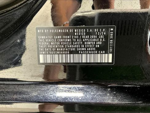 Used 2025 Volkswagen Jetta SE image 41