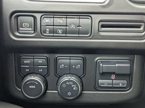 Used 2023 Chevrolet Tahoe LT w/ LT Signature Package AWD/4WD image 29
