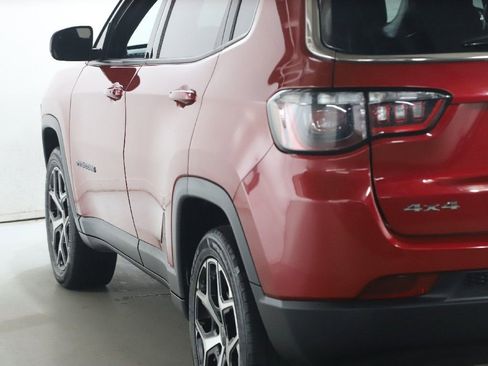 Used 2025 Jeep Compass Limited AWD/4WD image 40