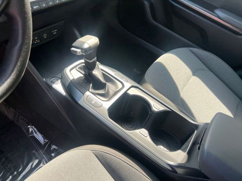 Used 2025 Kia K4 LXS image 36