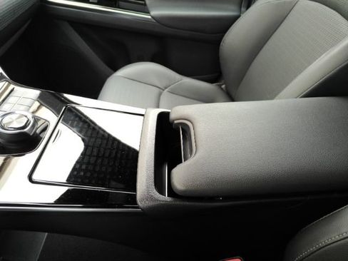 Used 2023 Toyota bZ4X Limited image 38