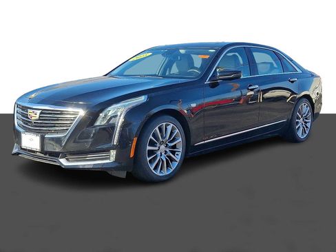 Used 2018 Cadillac CT6 Luxury image 3
