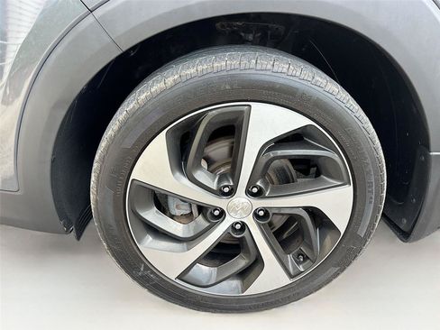 Used 2017 Hyundai Tucson Value AWD/4WD image 31