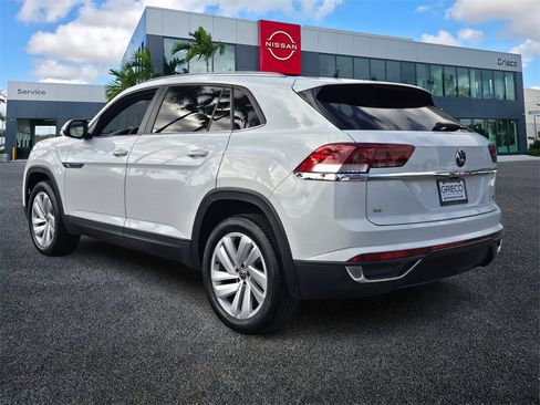 Used 2021 Volkswagen Atlas Cross Sport SE w/ Panoramic Sunroof Package image 5
