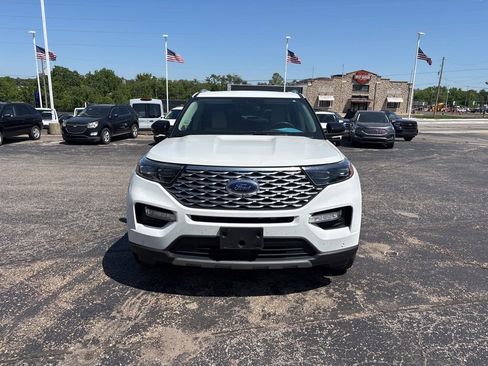 Used 2021 Ford Explorer Platinum w/ Equipment Group 601A AWD/4WD image 2