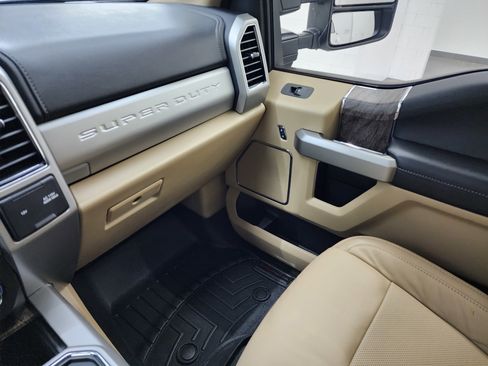 Used 2019 Ford F350 Lariat w/ Lariat Ultimate Package image 12