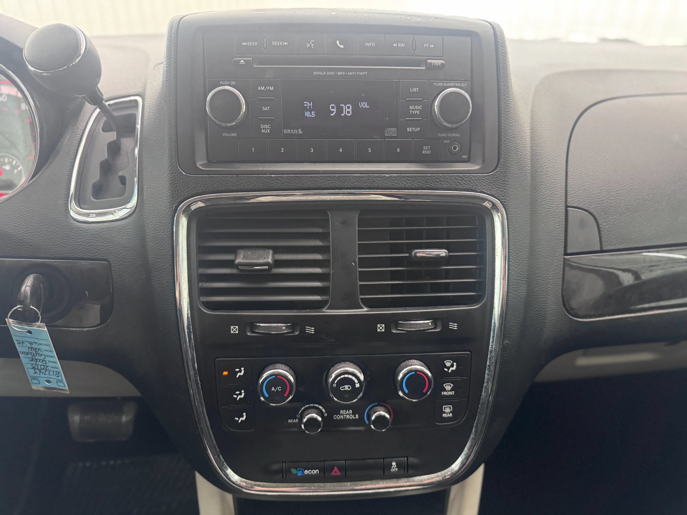 Used 2013 Dodge Grand Caravan SXT w/ UConnect Hands-Free Group FWD image 16