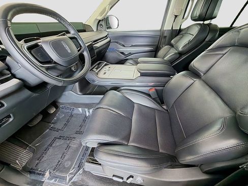 Used 2025 Lincoln Navigator Reserve AWD/4WD image 26
