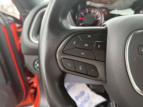 Used 2022 Dodge Challenger SXT w/ Driver Convenience Group image 13