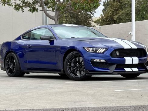Used 2016 Ford Mustang Shelby GT350 w/ Technology Package RWD image 2